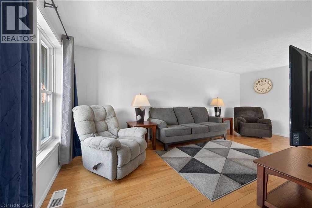 












115 FOREST Street E

,
Dunnville,




Ontario
N1A1B9

