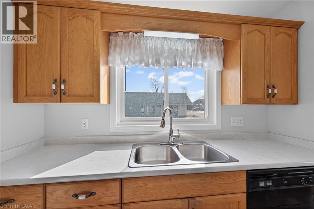 












115 FOREST Street E

,
Dunnville,




Ontario
N1A1B9

