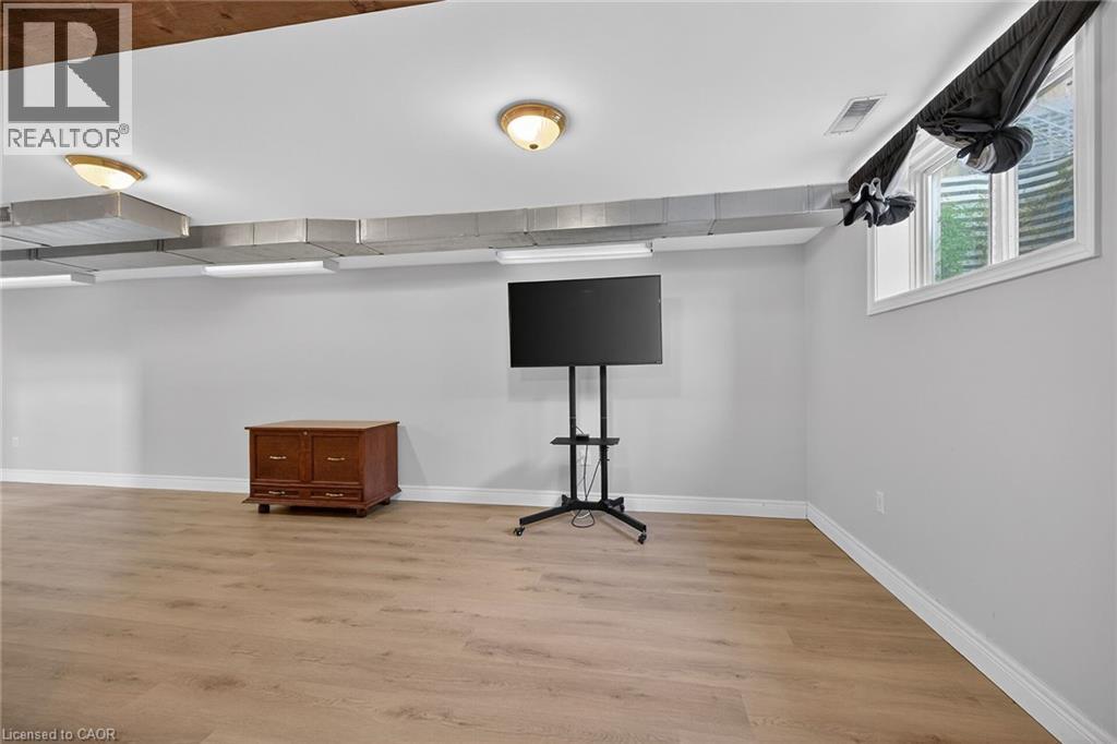 












115 FOREST Street E

,
Dunnville,




Ontario
N1A1B9

