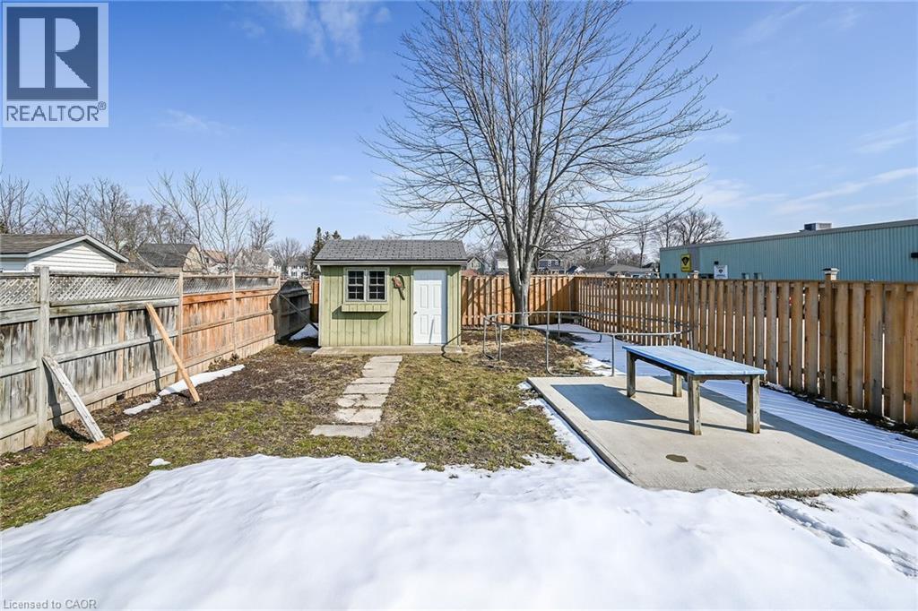 












115 FOREST Street E

,
Dunnville,




Ontario
N1A1B9

