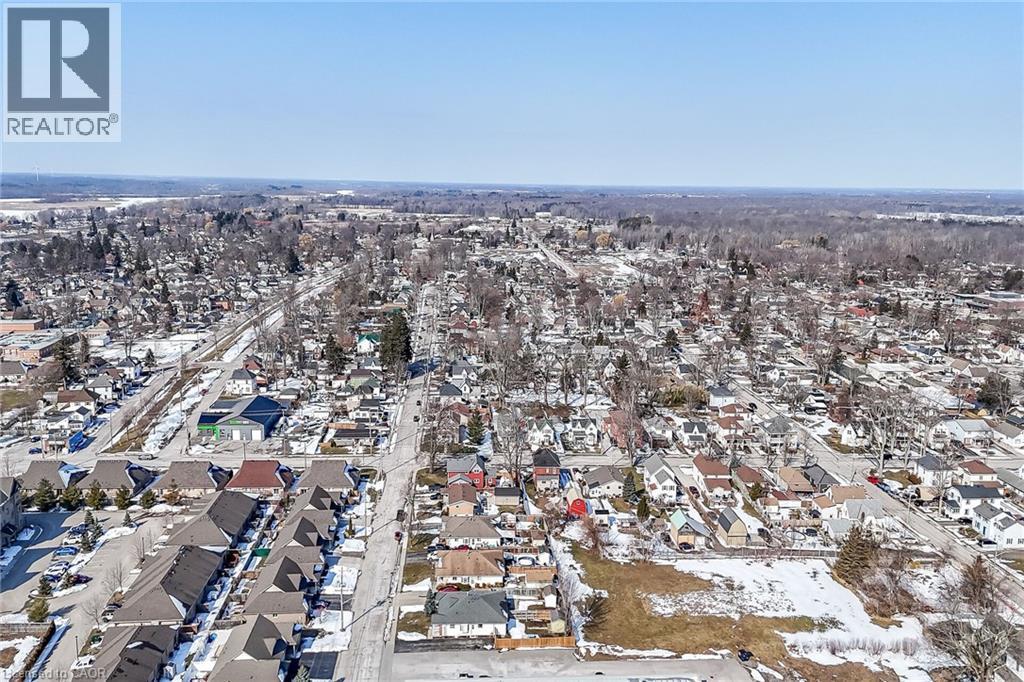 












115 FOREST Street E

,
Dunnville,




Ontario
N1A1B9

