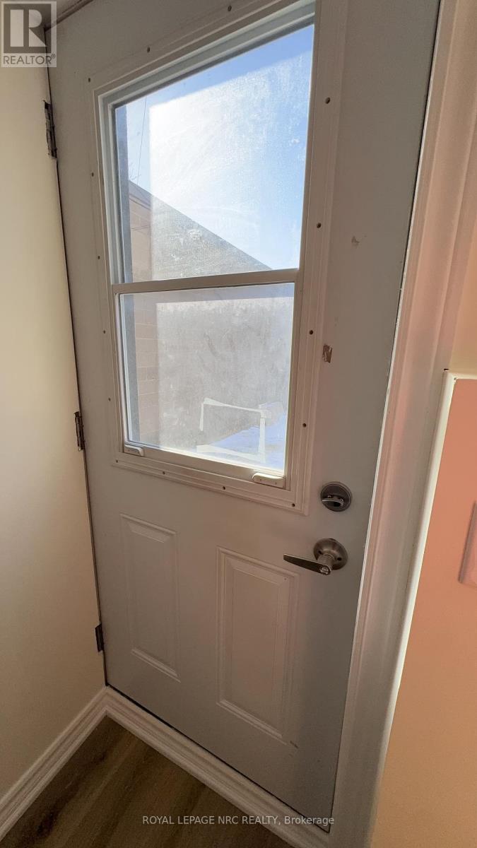 












4677 CRYSLER AVENUE

,
Niagara Falls (Downtown),




Ontario
L2E3V7

