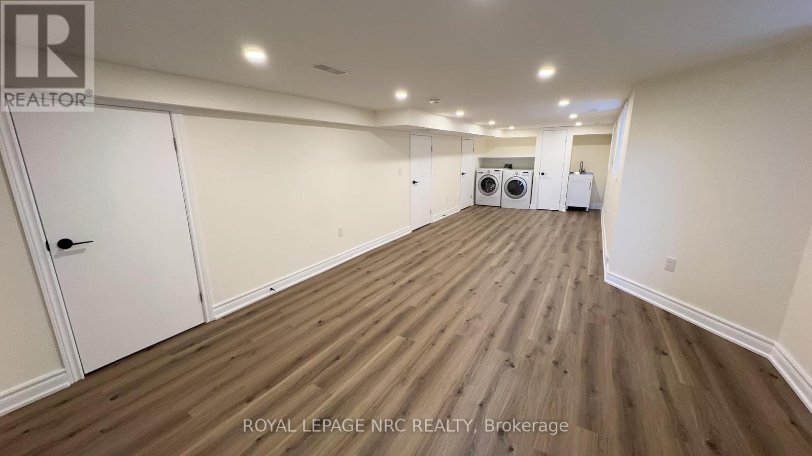 












4677 CRYSLER AVENUE

,
Niagara Falls (Downtown),




Ontario
L2E3V7

