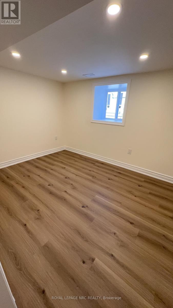 












4677 CRYSLER AVENUE

,
Niagara Falls (Downtown),




Ontario
L2E3V7

