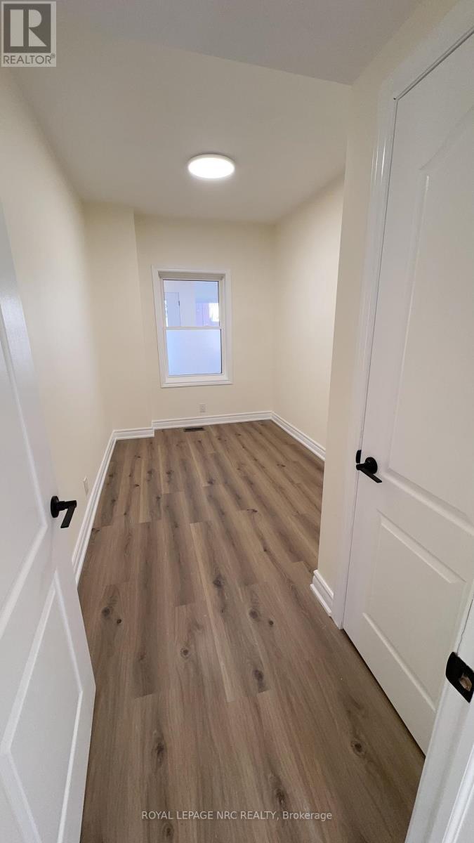 












4677 CRYSLER AVENUE

,
Niagara Falls (Downtown),




Ontario
L2E3V7

