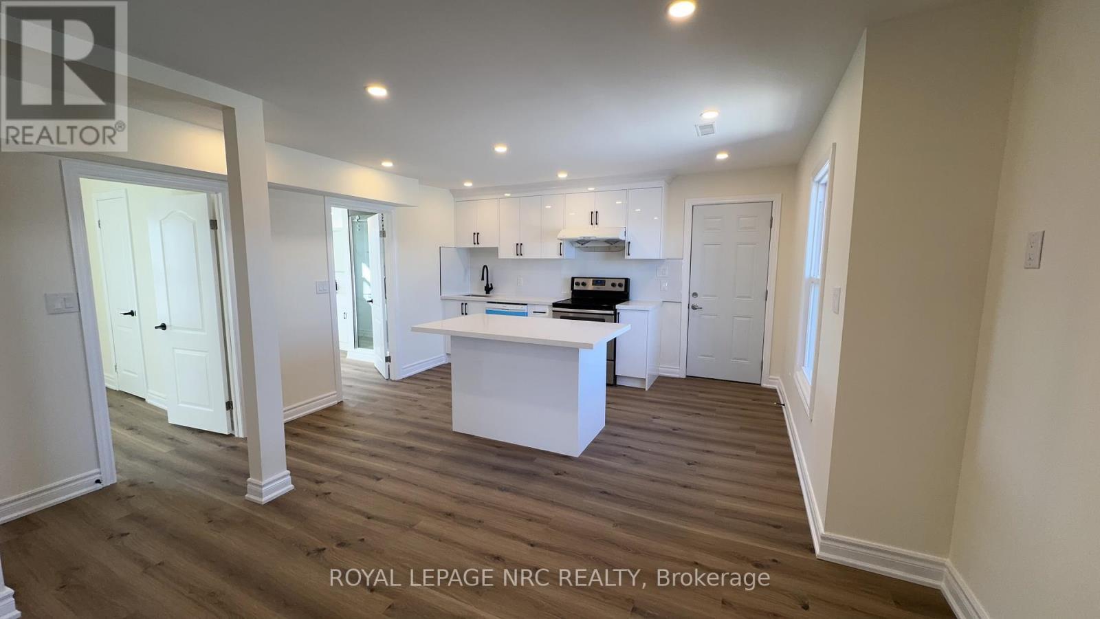 












4677 CRYSLER AVENUE

,
Niagara Falls (Downtown),




Ontario
L2E3V7

