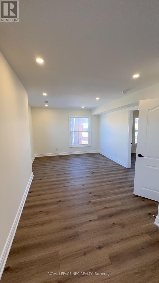 












4677 CRYSLER AVENUE

,
Niagara Falls (Downtown),




Ontario
L2E3V7

