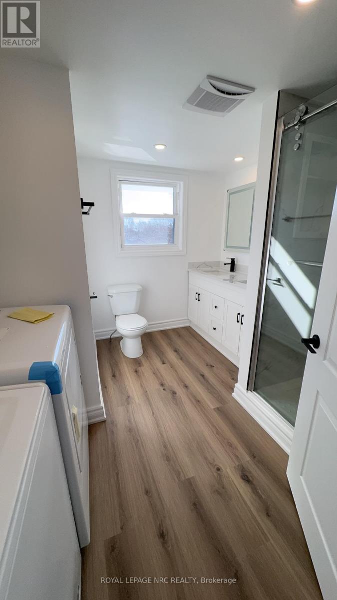 












4677 CRYSLER AVENUE

,
Niagara Falls (Downtown),




Ontario
L2E3V7

