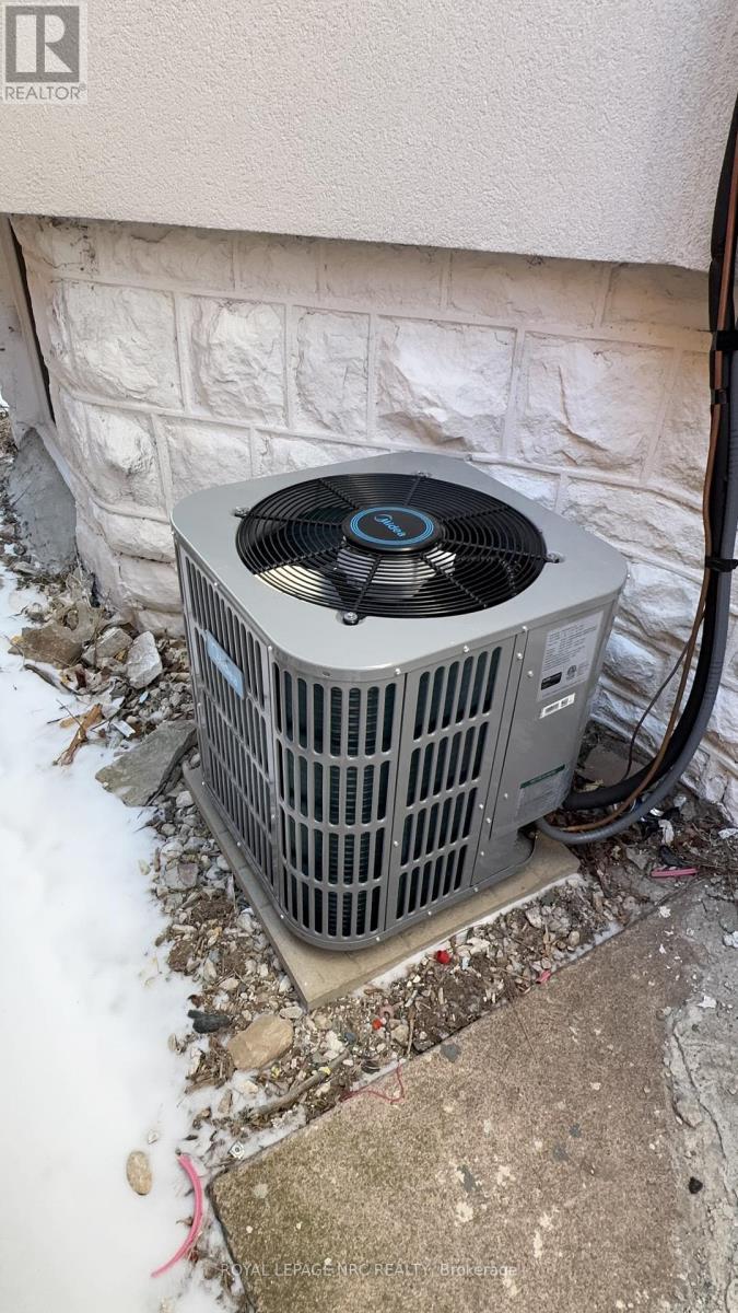 












4677 CRYSLER AVENUE

,
Niagara Falls (Downtown),




Ontario
L2E3V7

