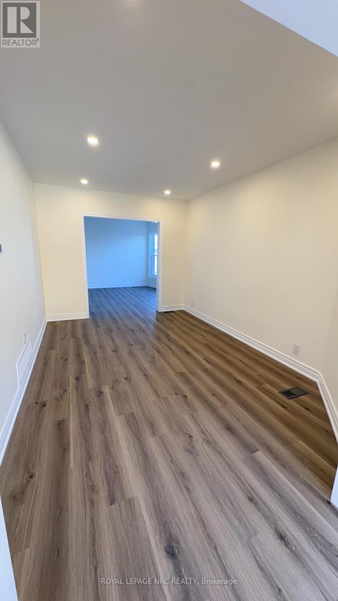 












4677 CRYSLER AVENUE

,
Niagara Falls (Downtown),




Ontario
L2E3V7

