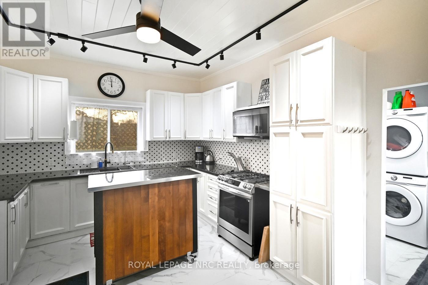 












85 PINE STREET S

,
Thorold (Thorold Downtown),




Ontario
L2V3L8

