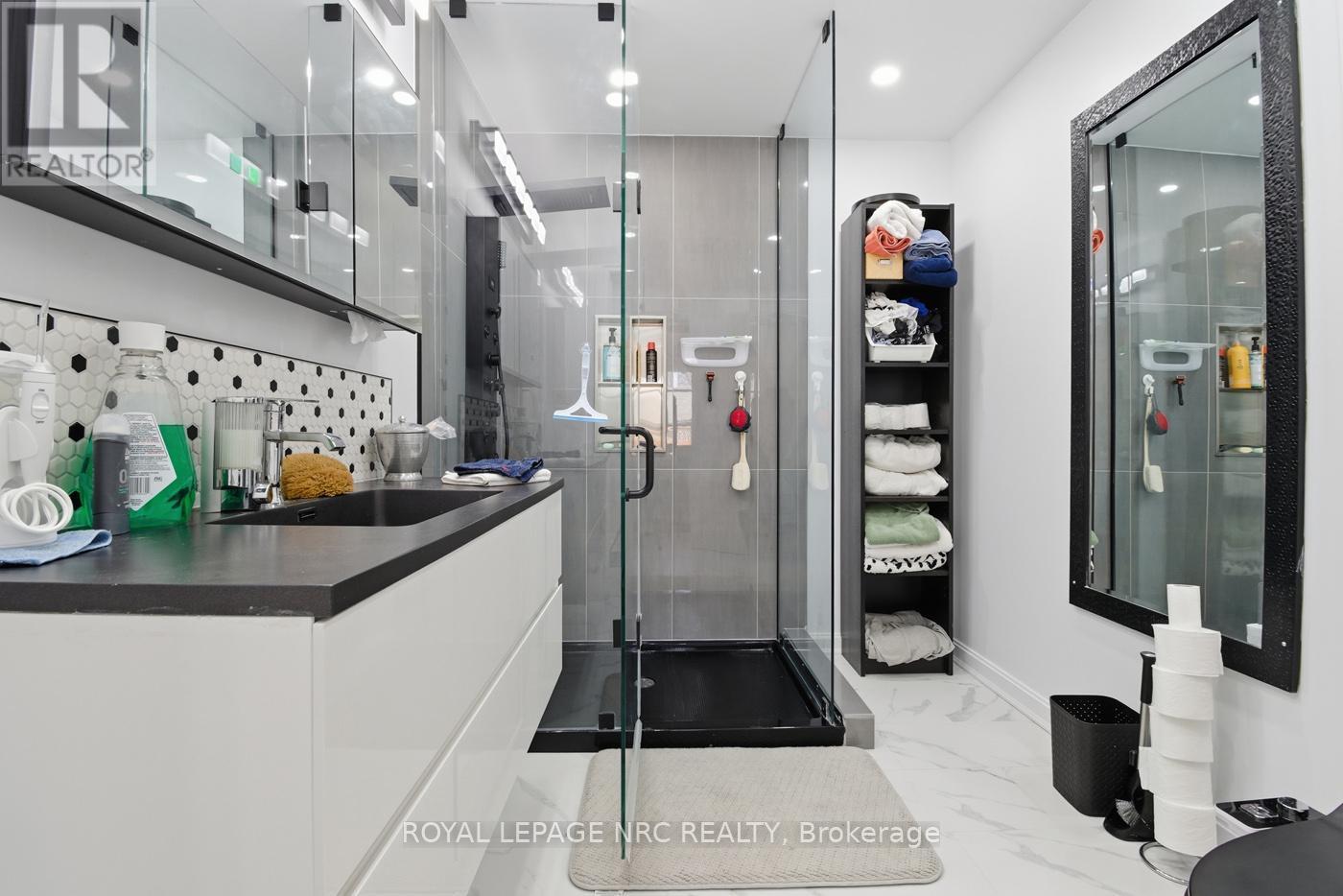 












85 PINE STREET S

,
Thorold (Thorold Downtown),




Ontario
L2V3L8

