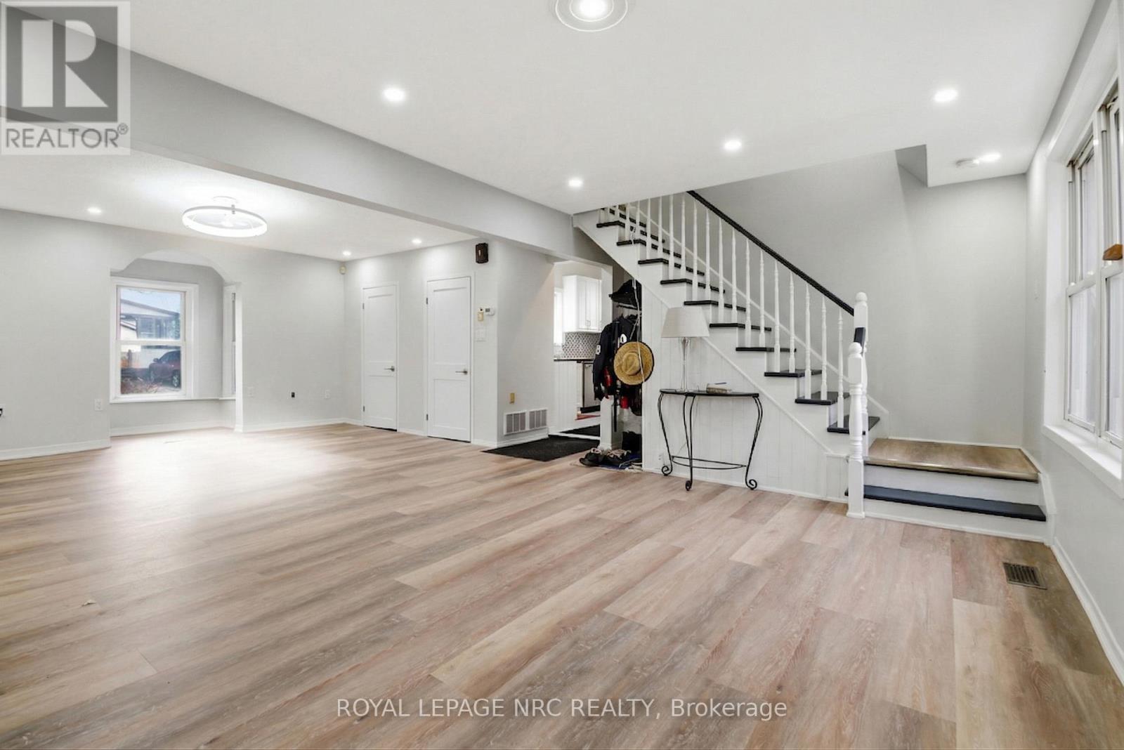 












85 PINE STREET S

,
Thorold (Thorold Downtown),




Ontario
L2V3L8

