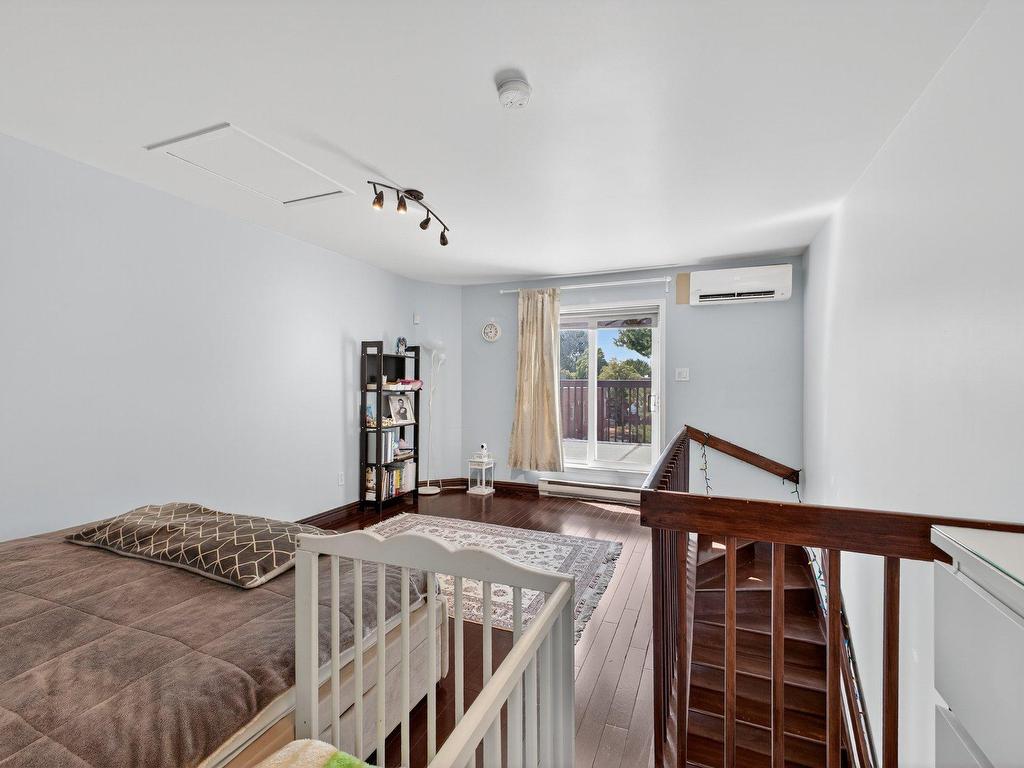 









6796Z


23e Avenue

,
Rosemont/La Petite-Patrie (Montréal),




QC
H1T4C5

