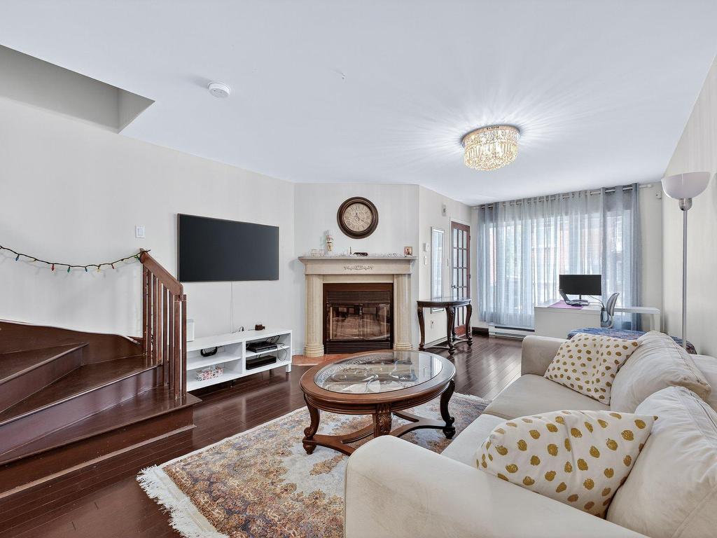 









6796Z


23e Avenue

,
Rosemont/La Petite-Patrie (Montréal),




QC
H1T4C5

