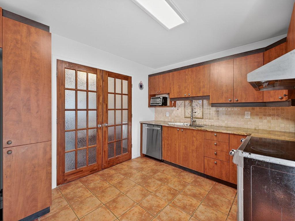 









6796Z


23e Avenue

,
Rosemont/La Petite-Patrie (Montréal),




QC
H1T4C5

