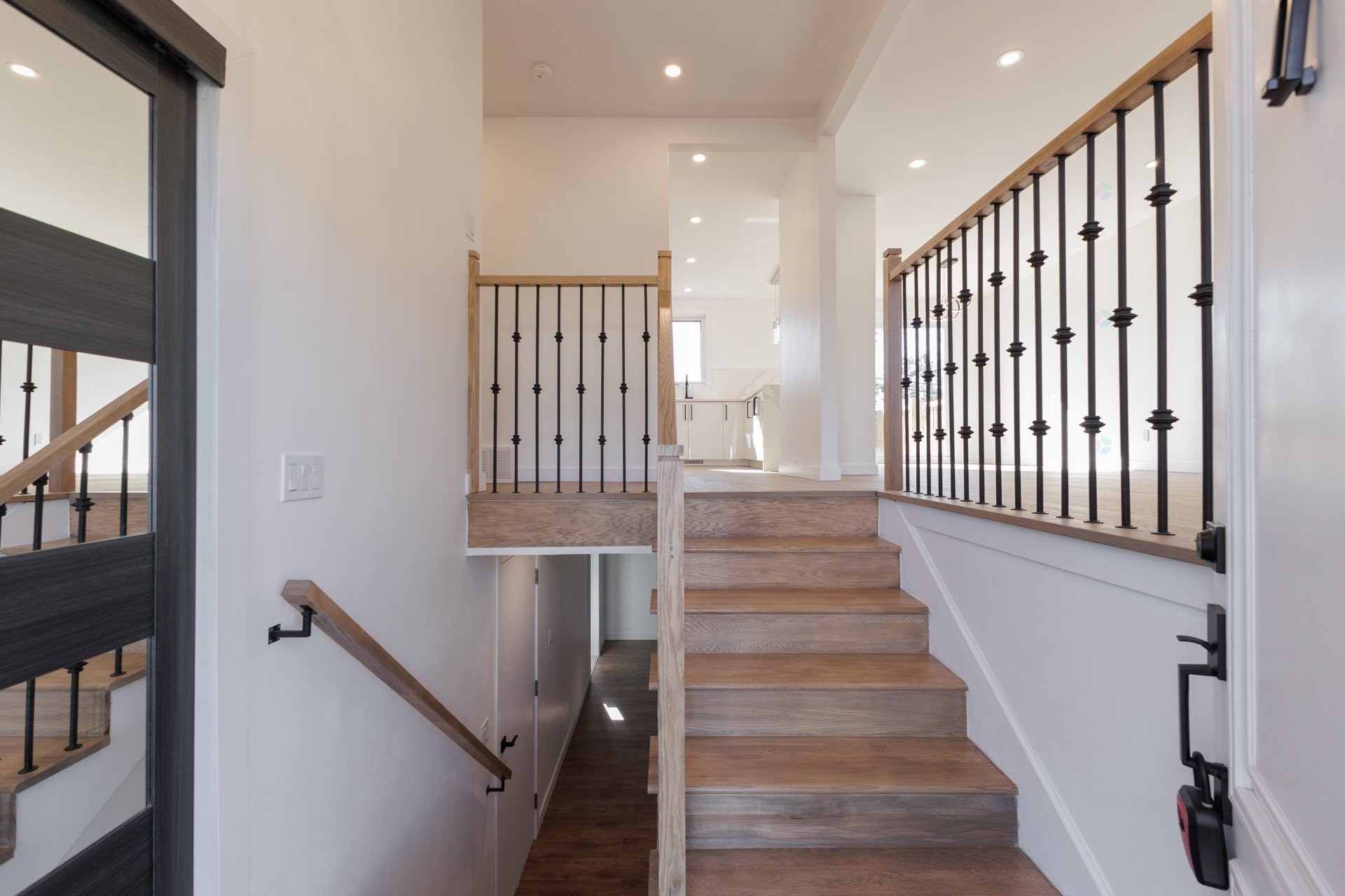 









17122


Boul. Brunswick

,
Kirkland,




QC
H9J1K8

