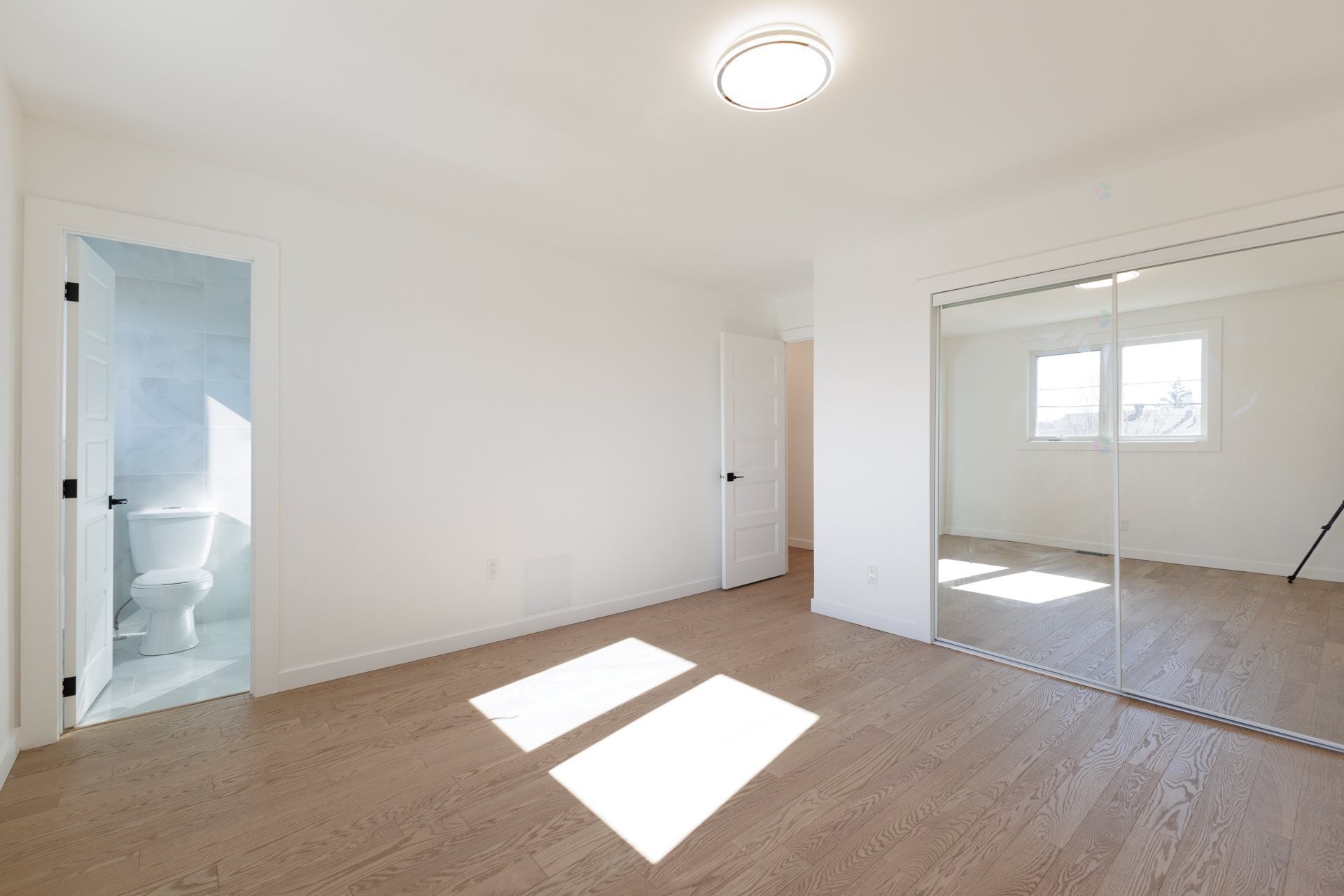 









17122


Boul. Brunswick

,
Kirkland,




QC
H9J1K8

