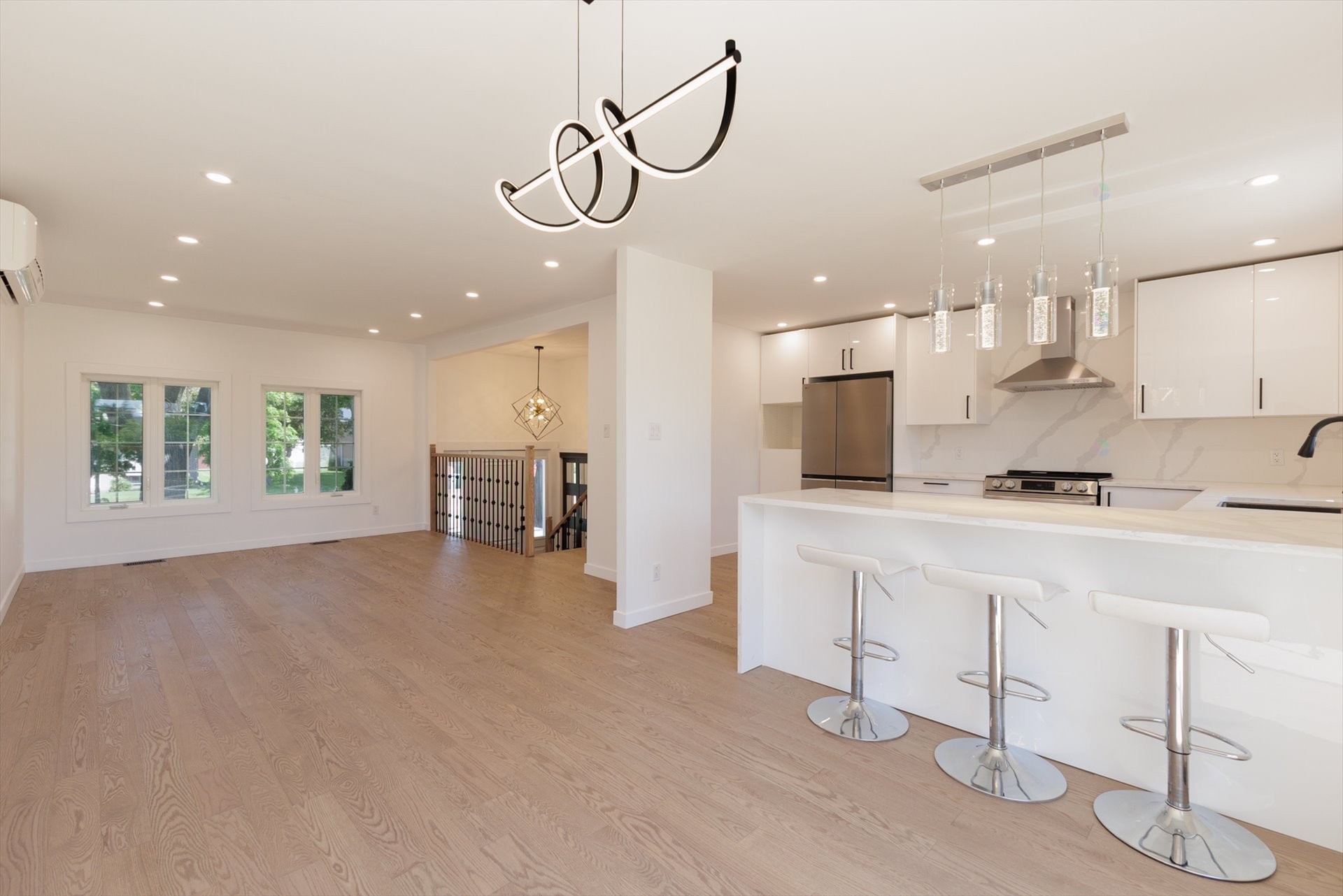 









17122


Boul. Brunswick

,
Kirkland,




QC
H9J1K8

