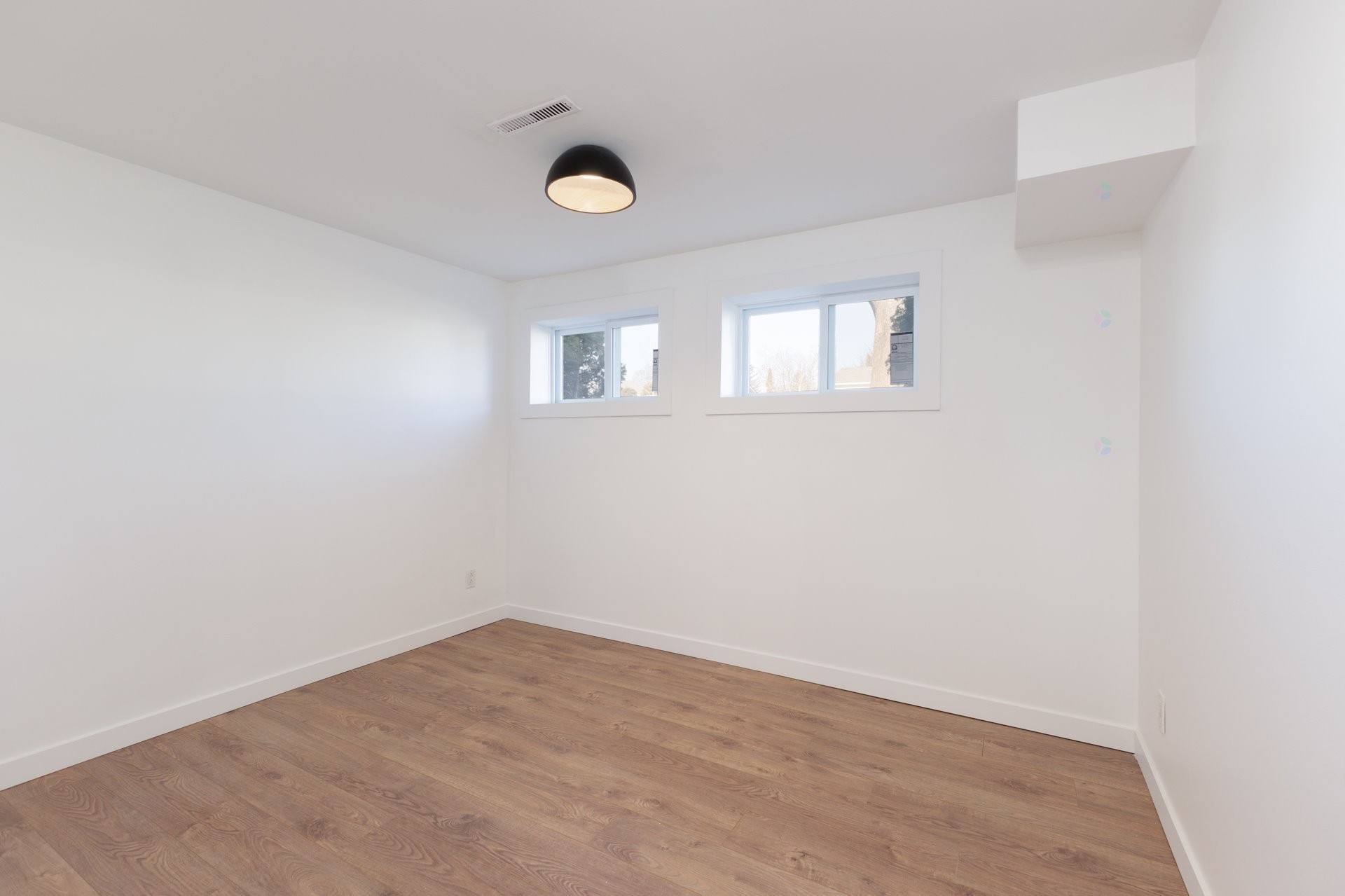 









17122


Boul. Brunswick

,
Kirkland,




QC
H9J1K8

