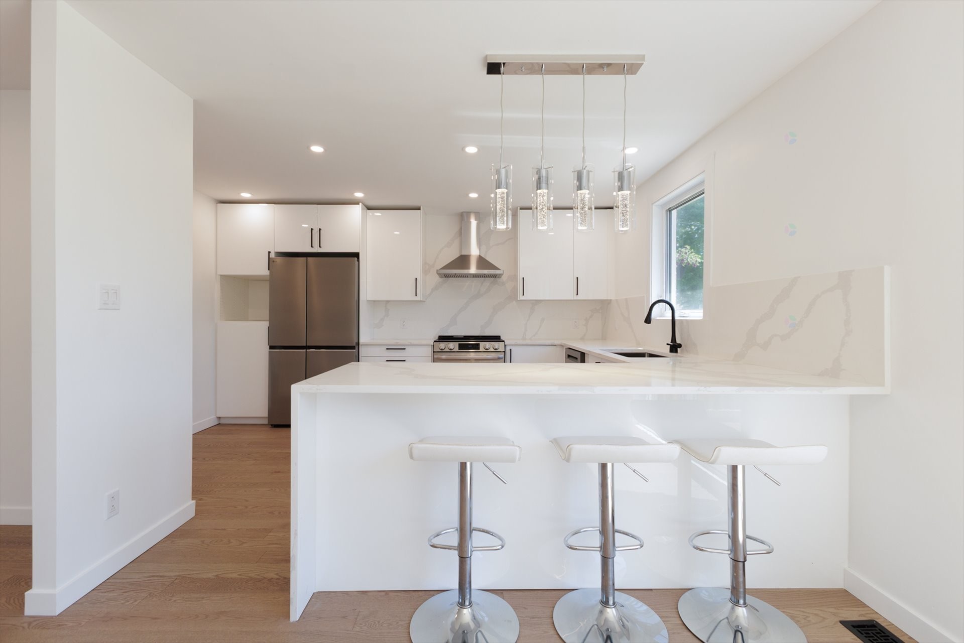 









17122


Boul. Brunswick

,
Kirkland,




QC
H9J1K8

