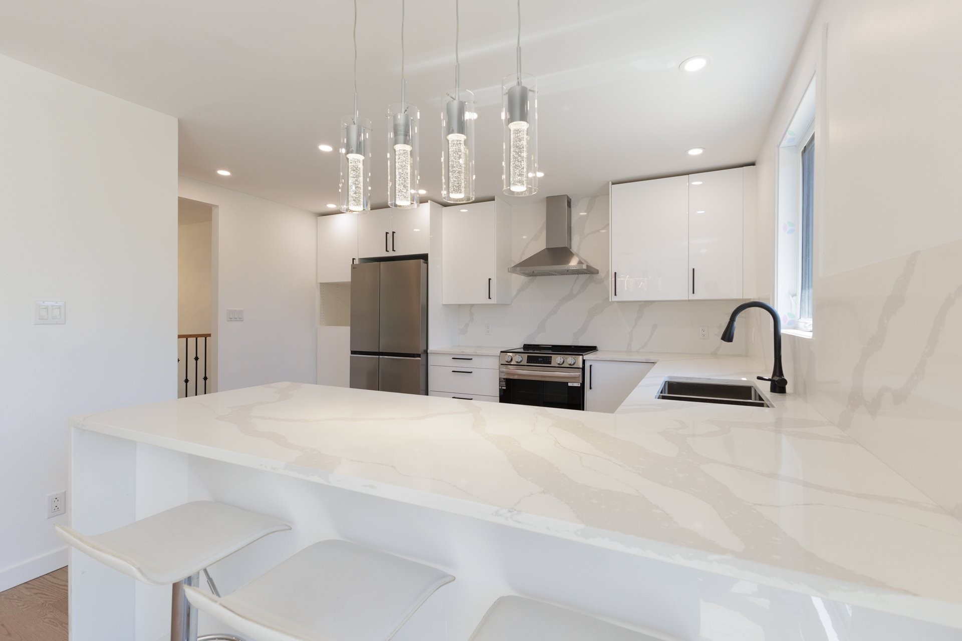 









17122


Boul. Brunswick

,
Kirkland,




QC
H9J1K8

