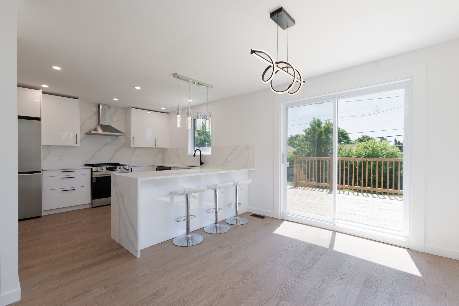 









17122


Boul. Brunswick

,
Kirkland,




QC
H9J1K8

