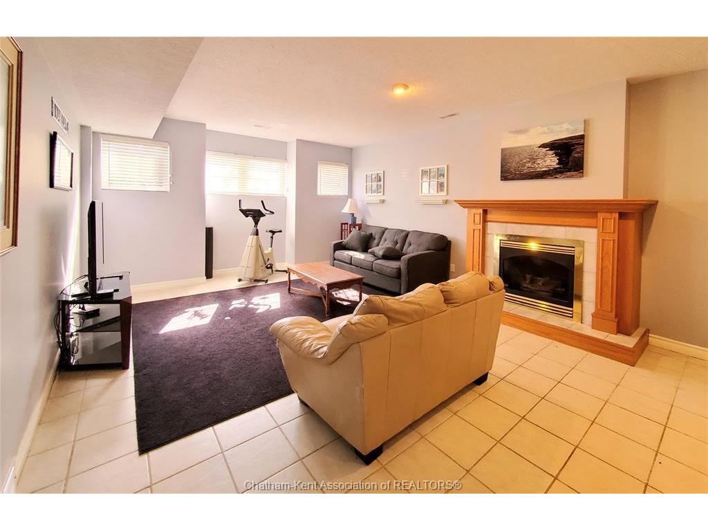 









147


Garden

Path,
Chatham,




ON
N7L 5M3

