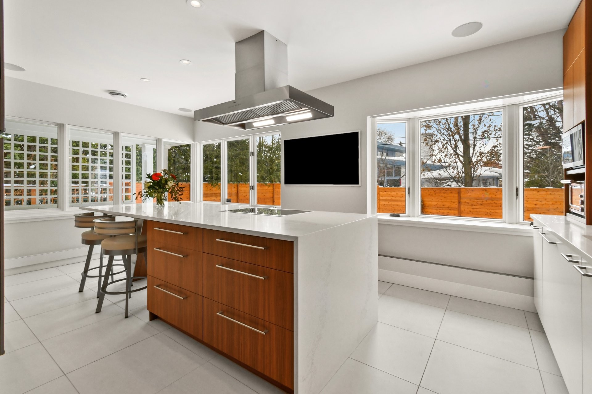 









1670


Ch. Markham

,
Mont-Royal,




QC
H3P3B2

