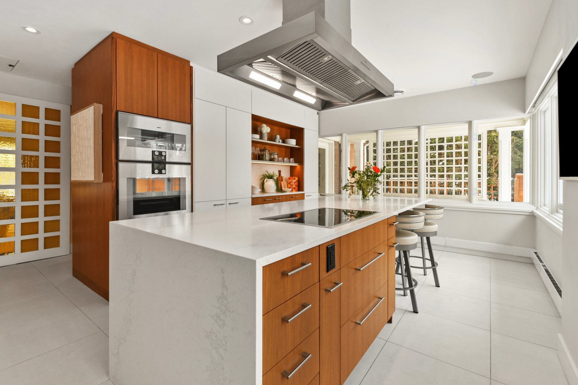 









1670


Ch. Markham

,
Mont-Royal,




QC
H3P3B2

