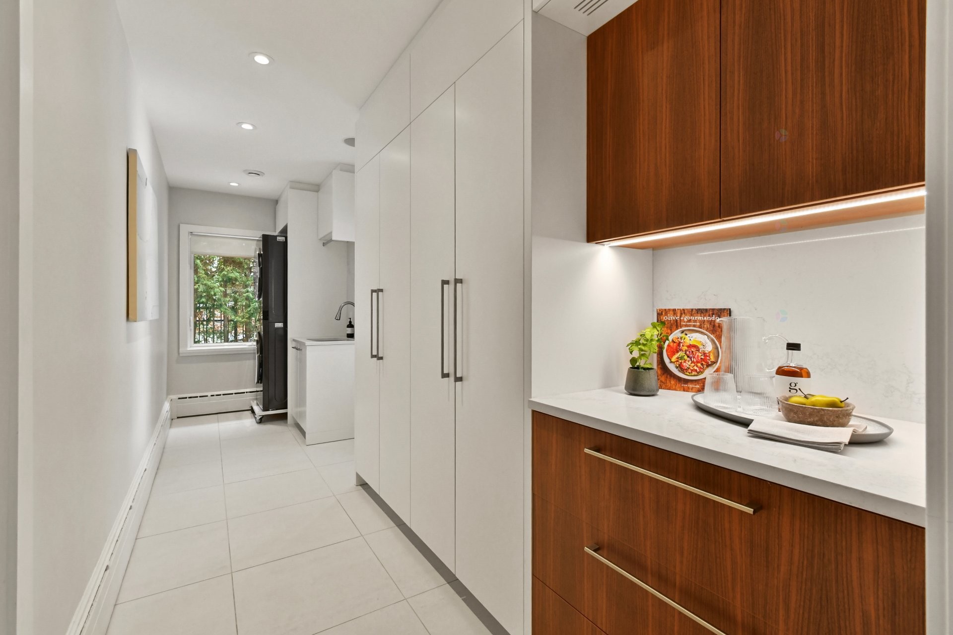 









1670


Ch. Markham

,
Mont-Royal,




QC
H3P3B2

