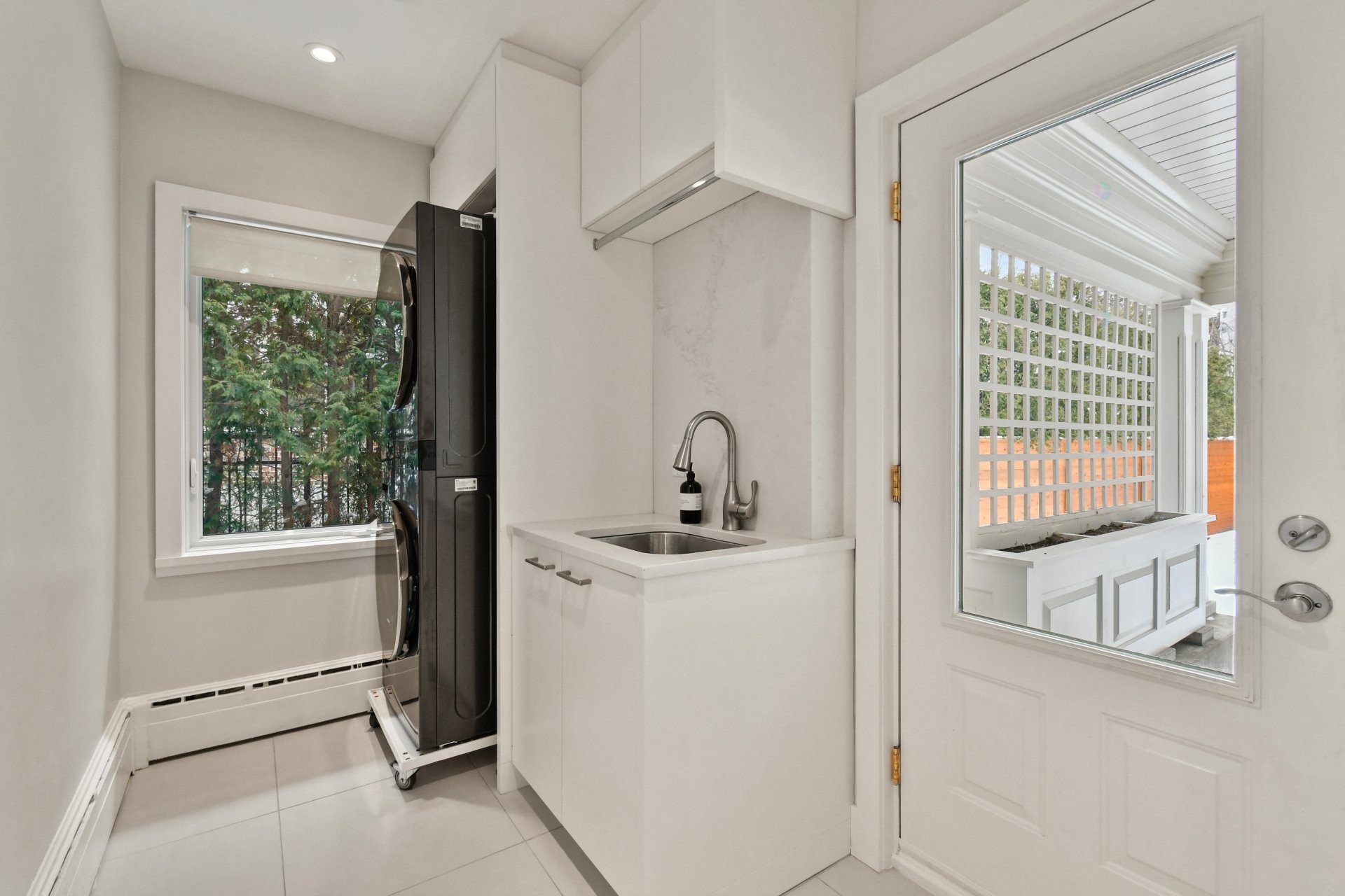 









1670


Ch. Markham

,
Mont-Royal,




QC
H3P3B2

