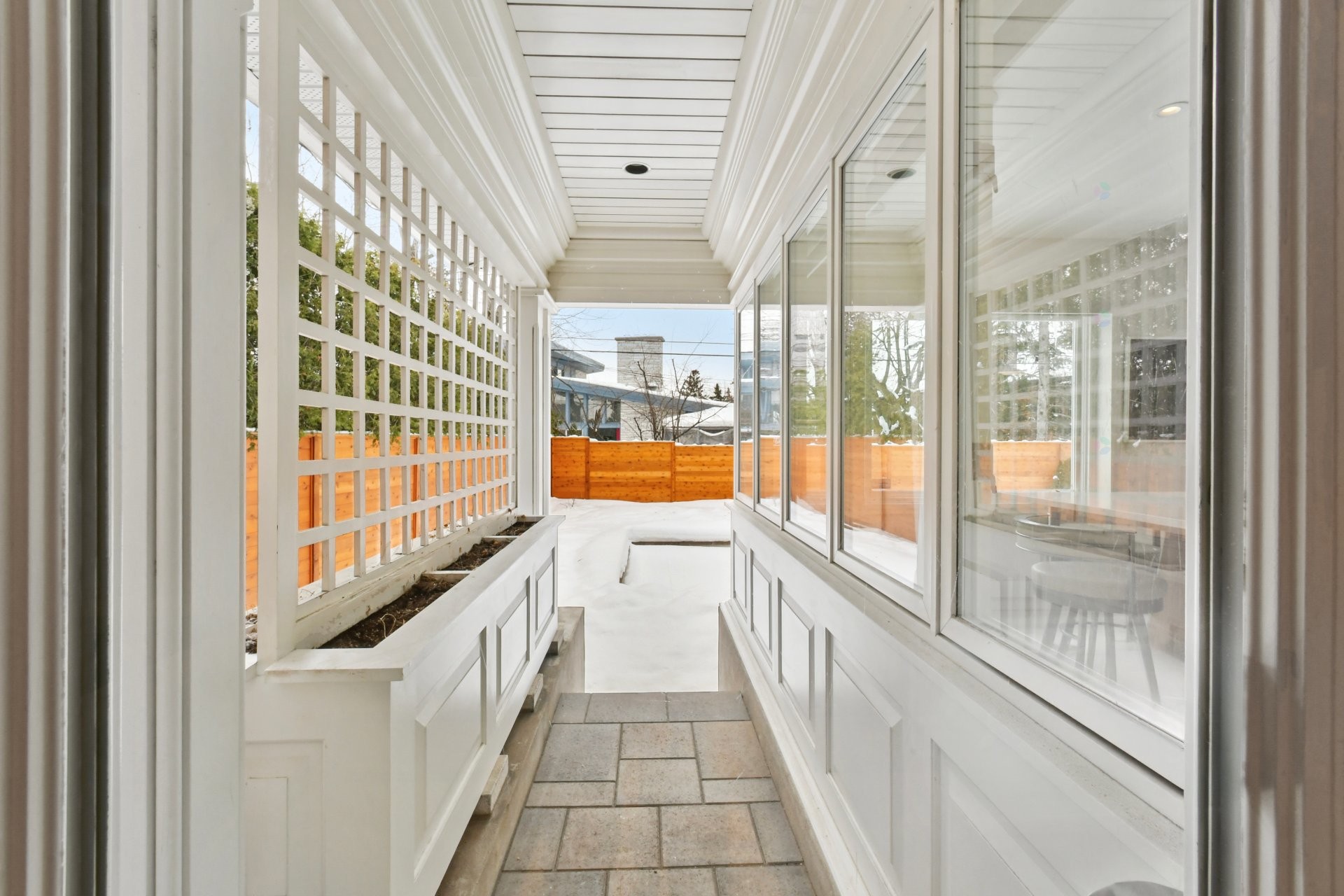 









1670


Ch. Markham

,
Mont-Royal,




QC
H3P3B2

