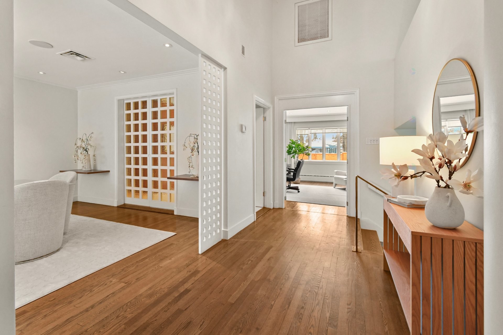 









1670


Ch. Markham

,
Mont-Royal,




QC
H3P3B2

