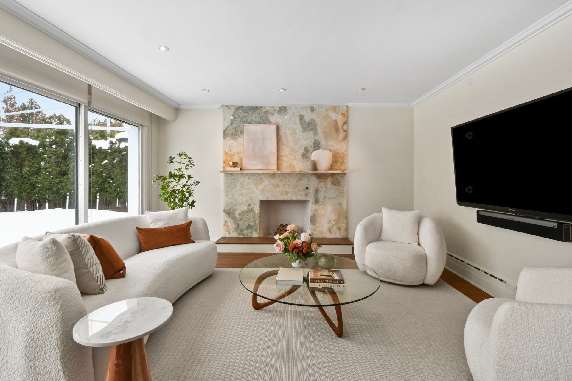 









1670


Ch. Markham

,
Mont-Royal,




QC
H3P3B2

