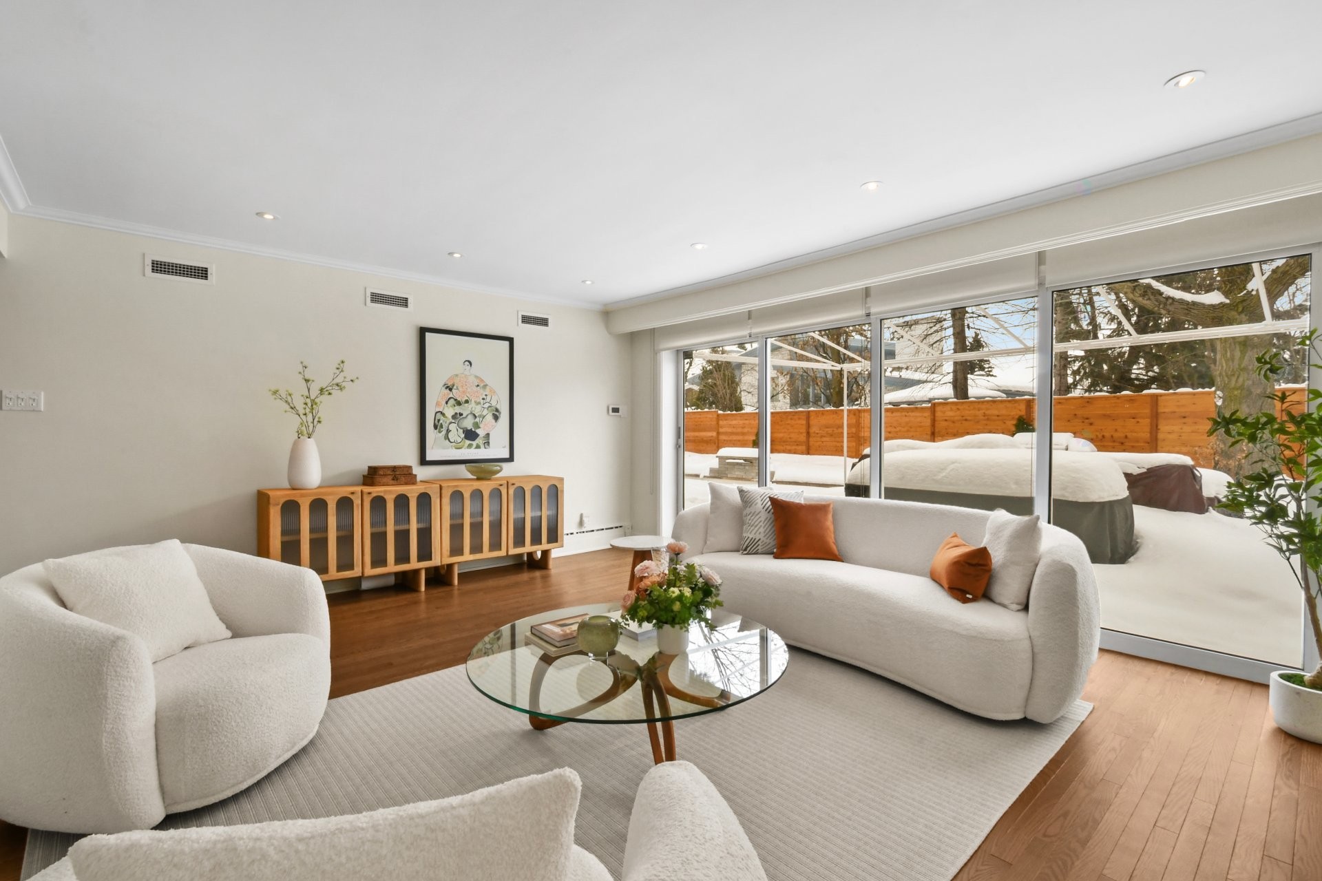 









1670


Ch. Markham

,
Mont-Royal,




QC
H3P3B2

