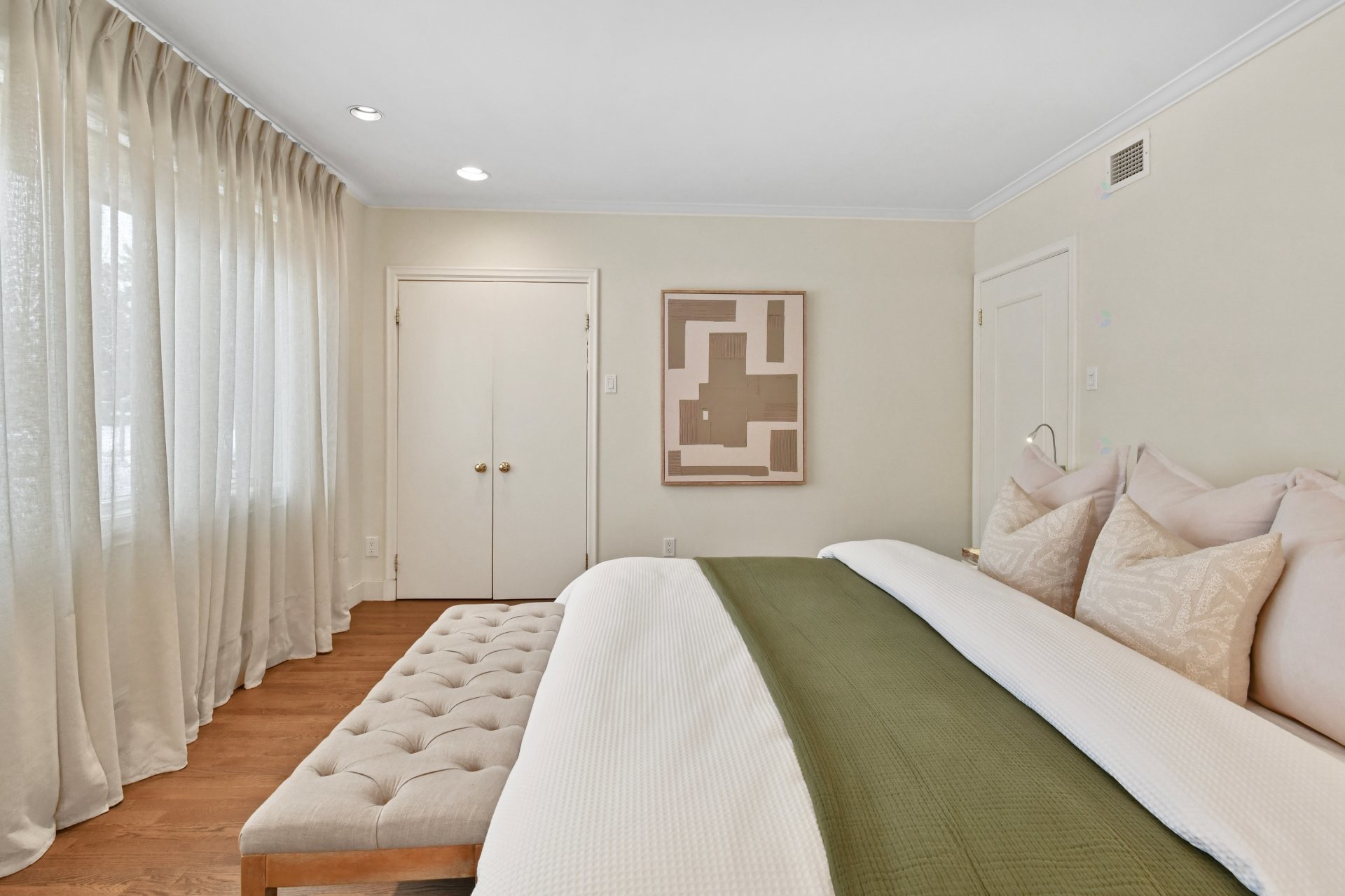 









1670


Ch. Markham

,
Mont-Royal,




QC
H3P3B2

