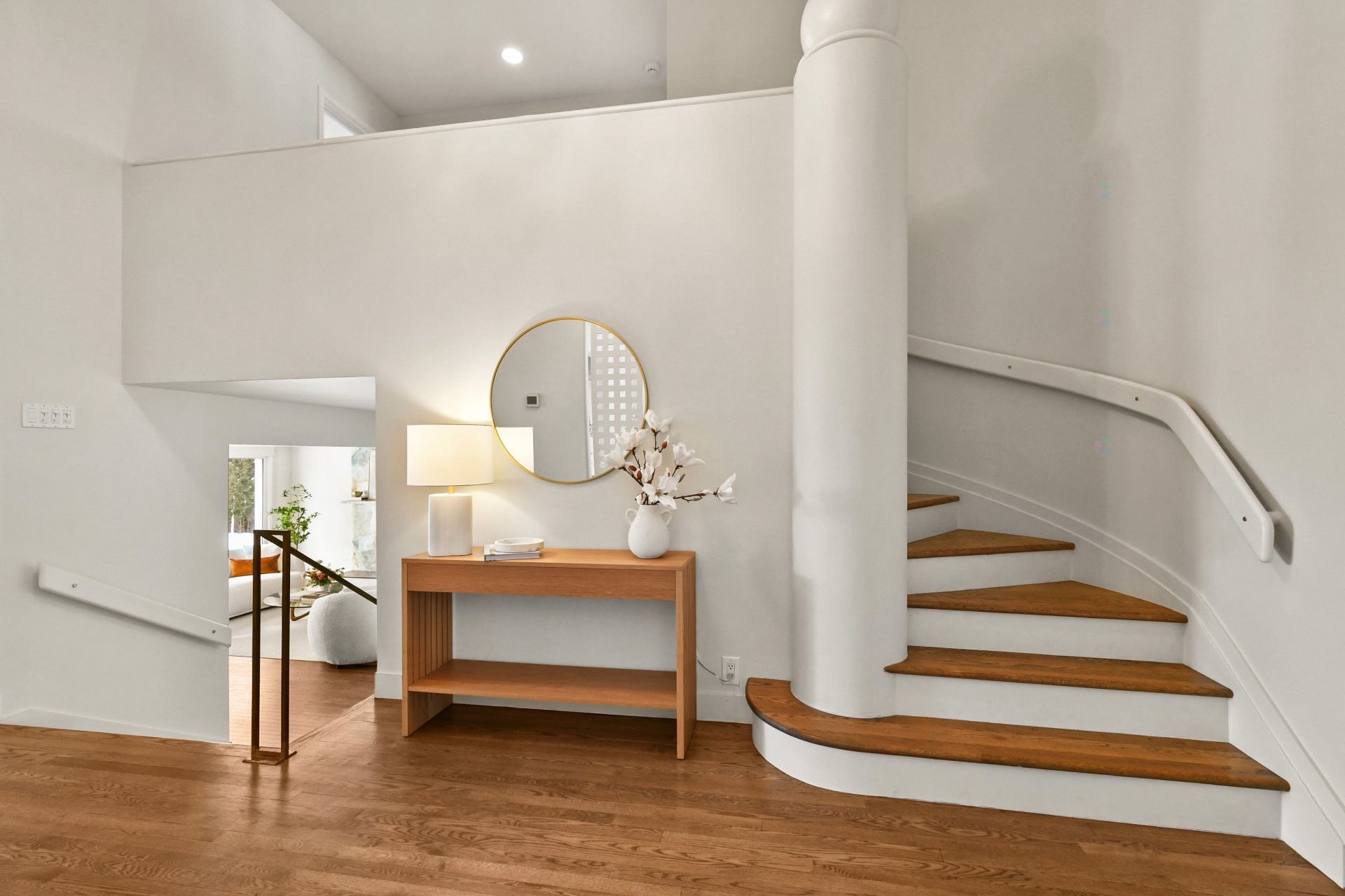 









1670


Ch. Markham

,
Mont-Royal,




QC
H3P3B2

