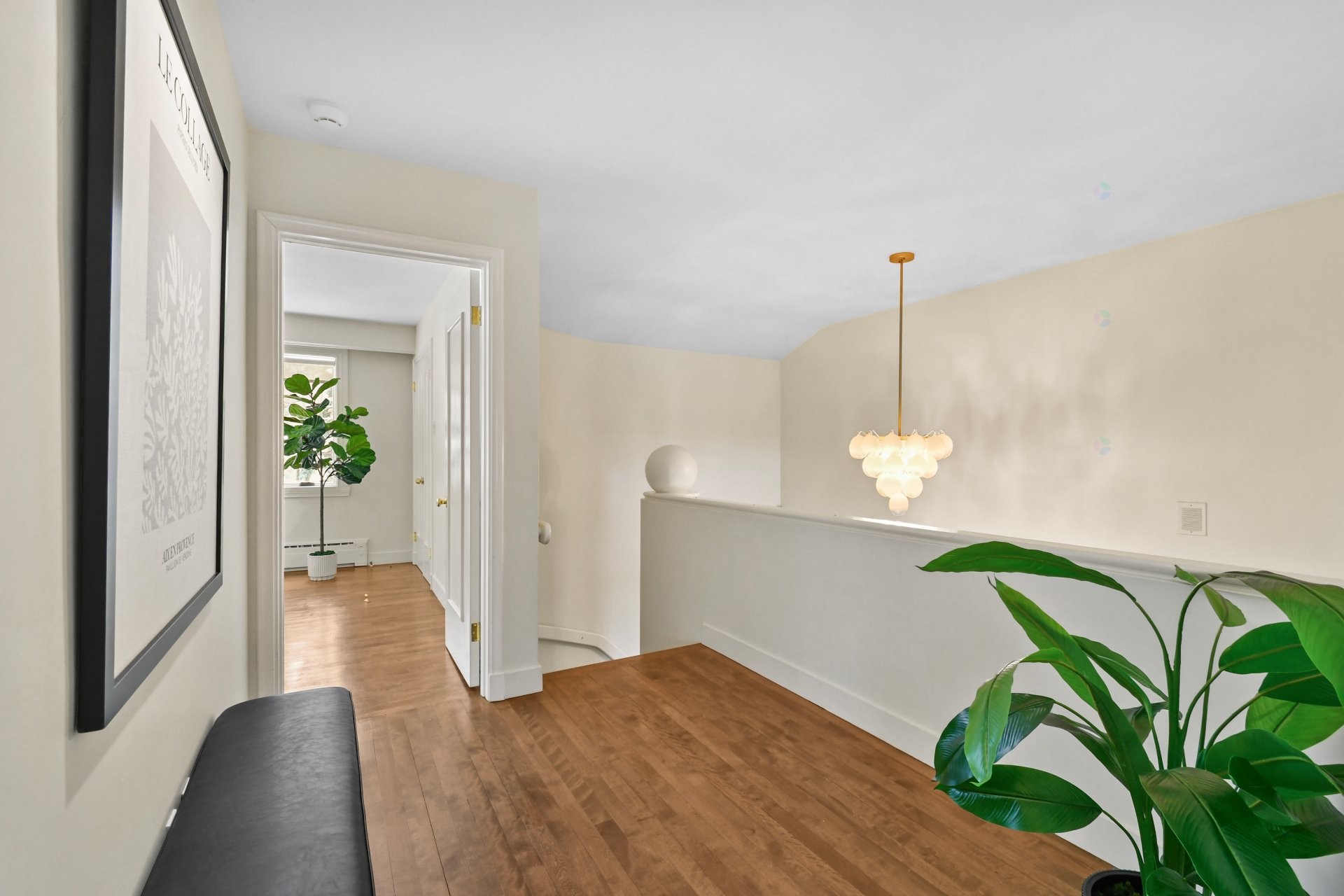 









1670


Ch. Markham

,
Mont-Royal,




QC
H3P3B2

