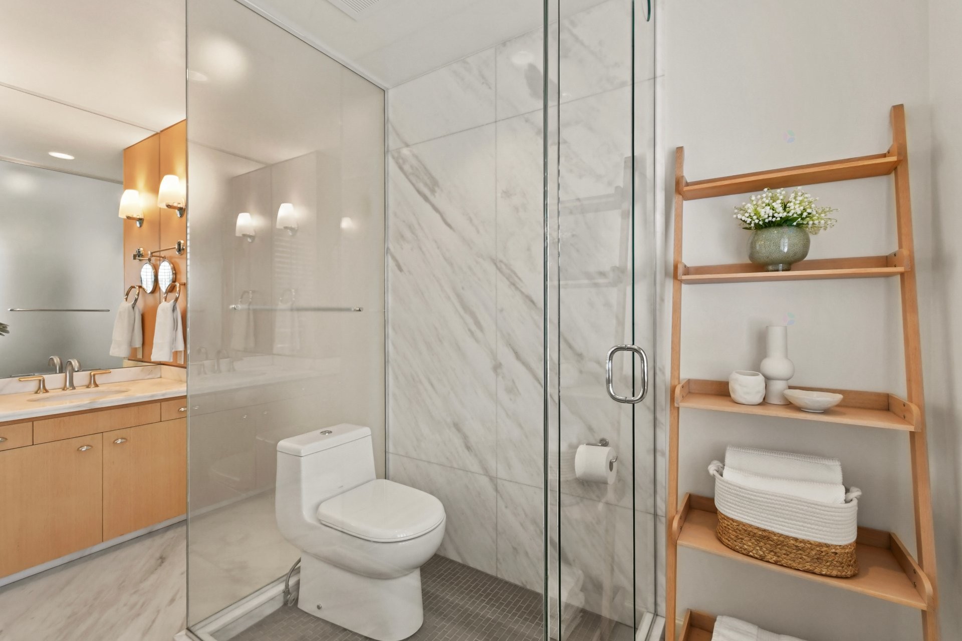 









1670


Ch. Markham

,
Mont-Royal,




QC
H3P3B2

