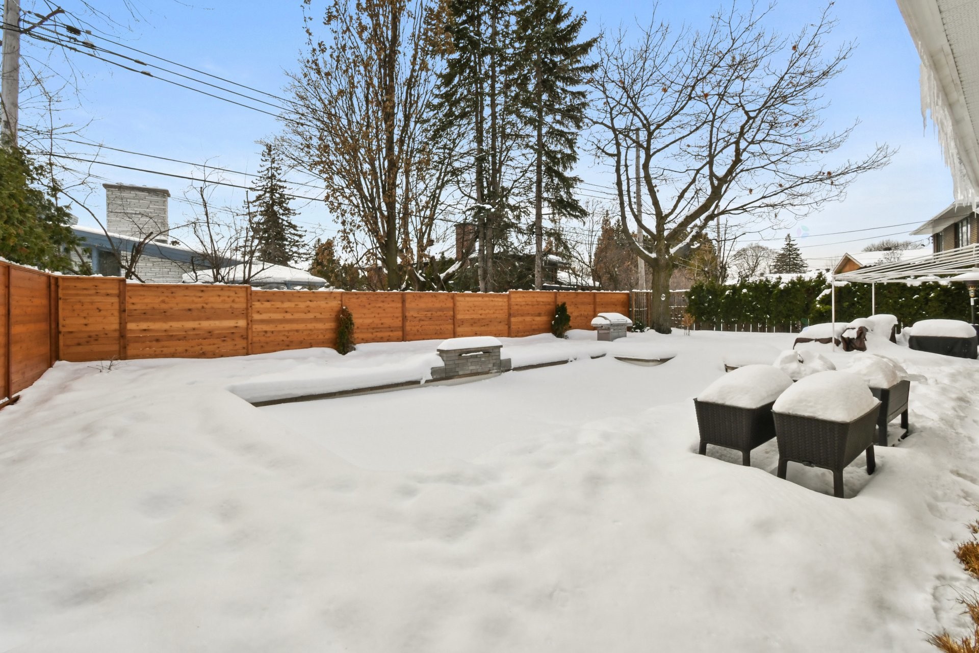 









1670


Ch. Markham

,
Mont-Royal,




QC
H3P3B2

