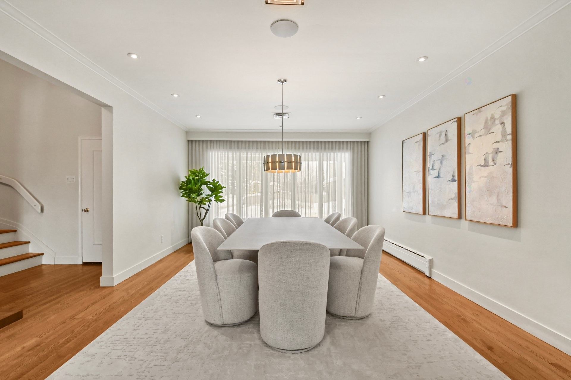 









1670


Ch. Markham

,
Mont-Royal,




QC
H3P3B2

