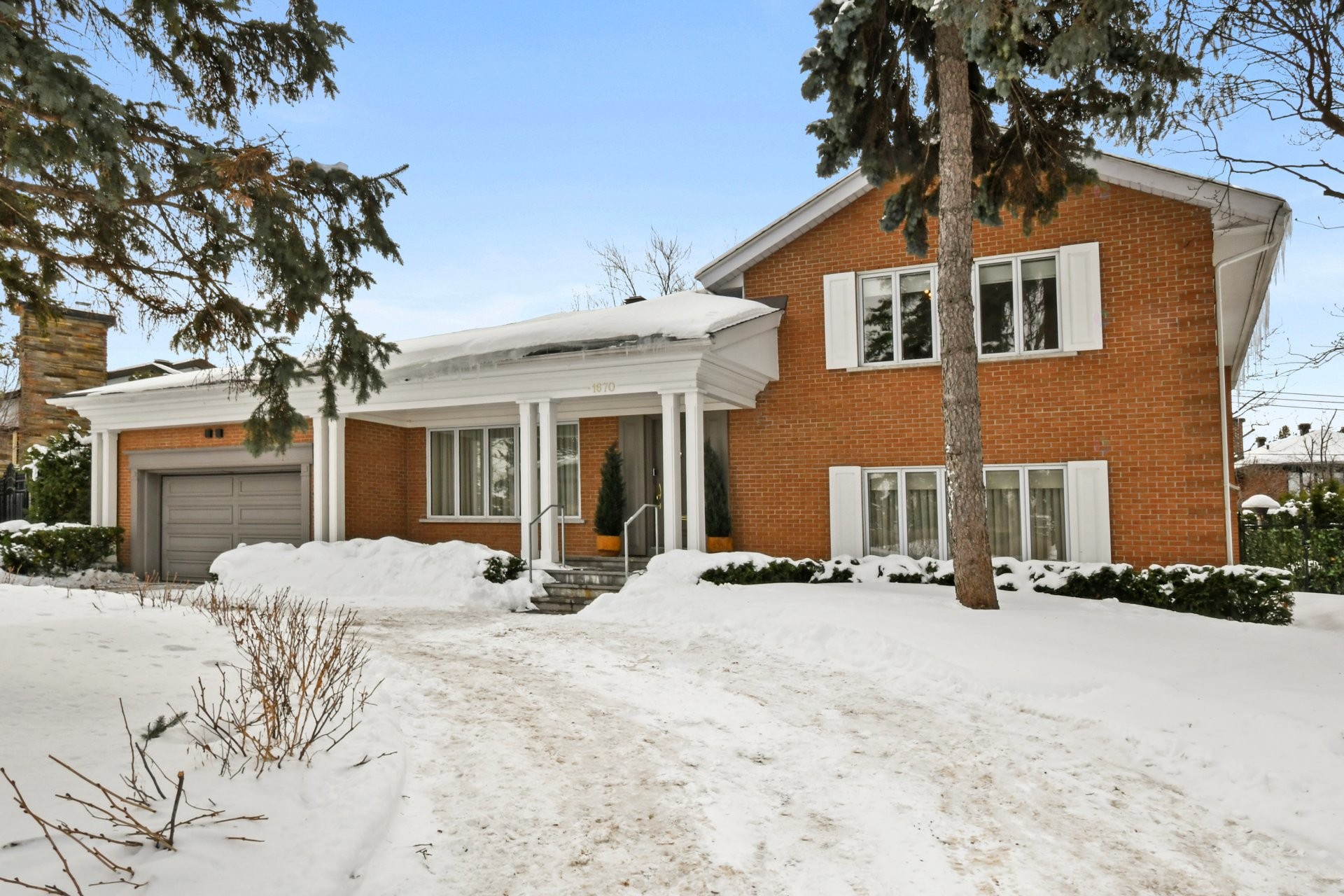 









1670


Ch. Markham

,
Mont-Royal,




QC
H3P3B2

