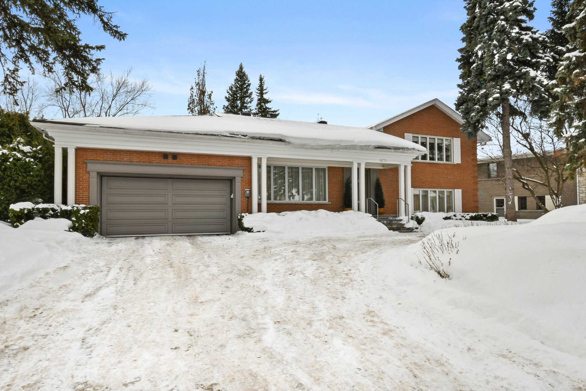 









1670


Ch. Markham

,
Mont-Royal,




QC
H3P3B2

