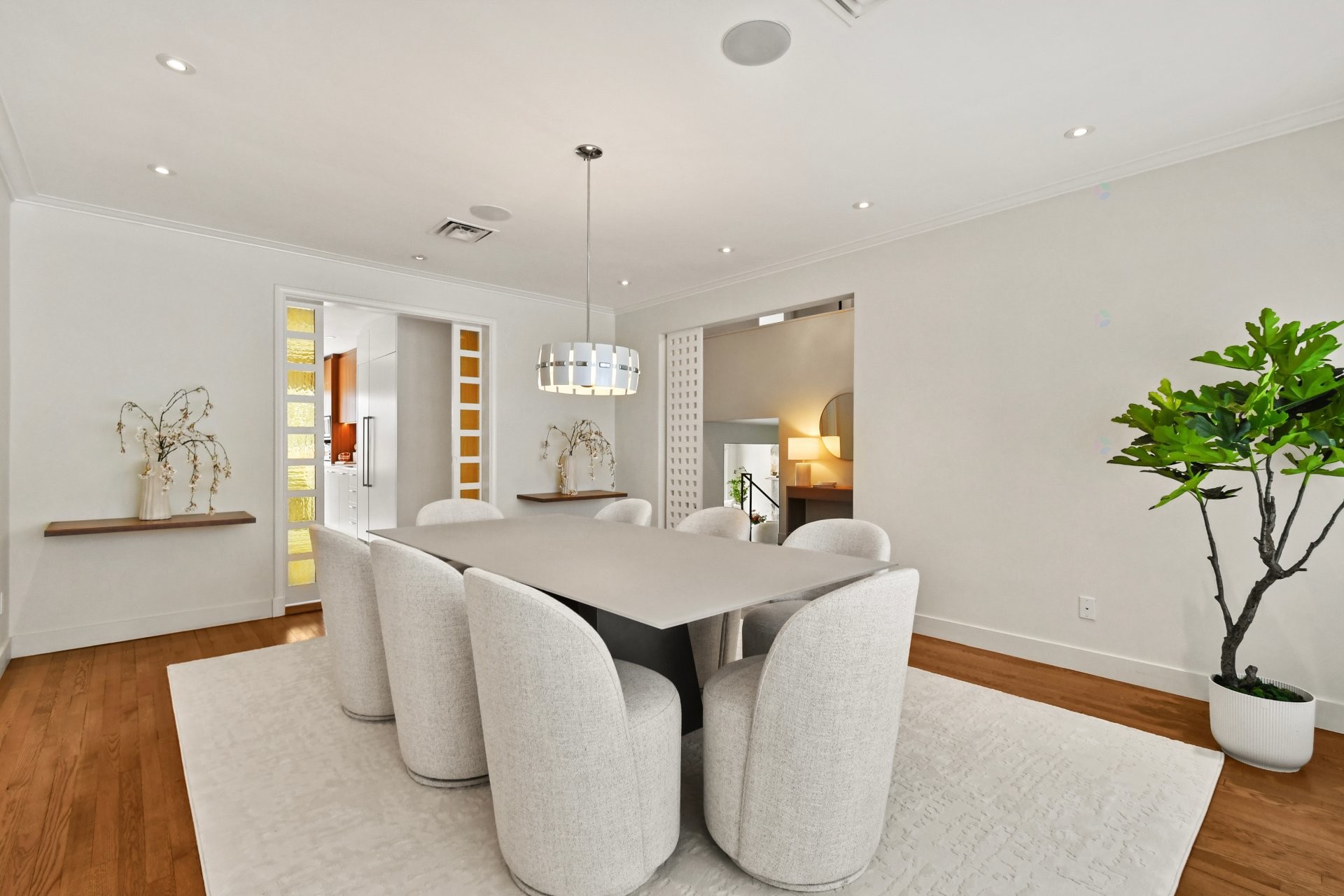 









1670


Ch. Markham

,
Mont-Royal,




QC
H3P3B2

