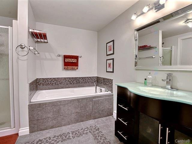 









736


Rue De La Noue

,
Montréal (Verdun/Île-des-Soeurs),




QC
H3E1W1

