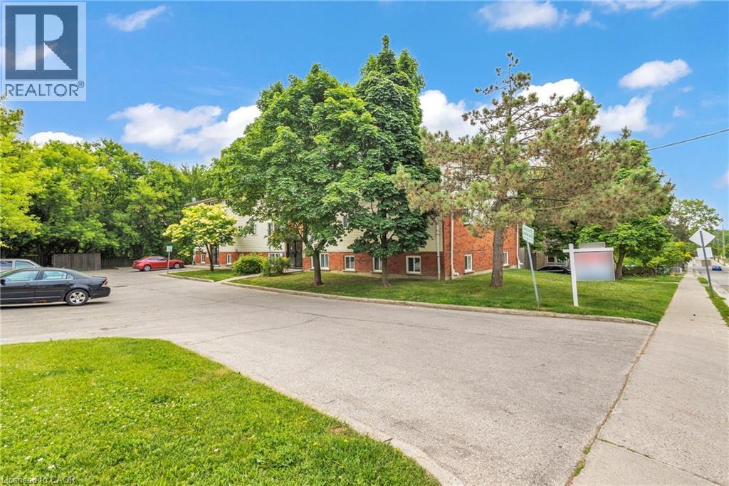 












119 CEDAR Street S Unit# 7

,
Kitchener,




Ontario
N2G3L6

