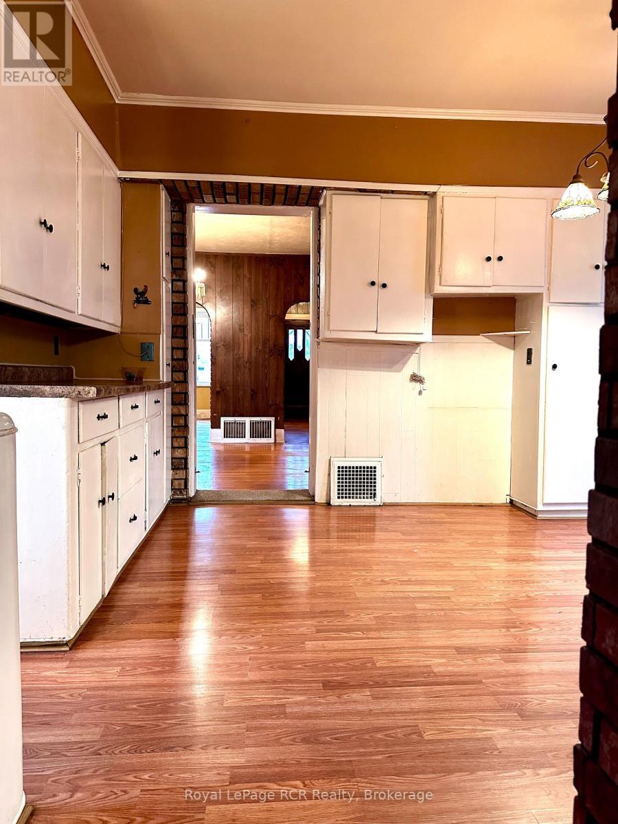 












462 12TH STREET

,
Hanover,




Ontario
N4N1V9

