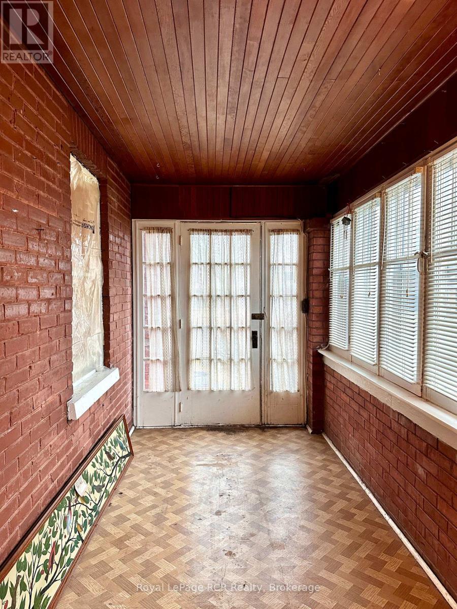 












462 12TH STREET

,
Hanover,




Ontario
N4N1V9

