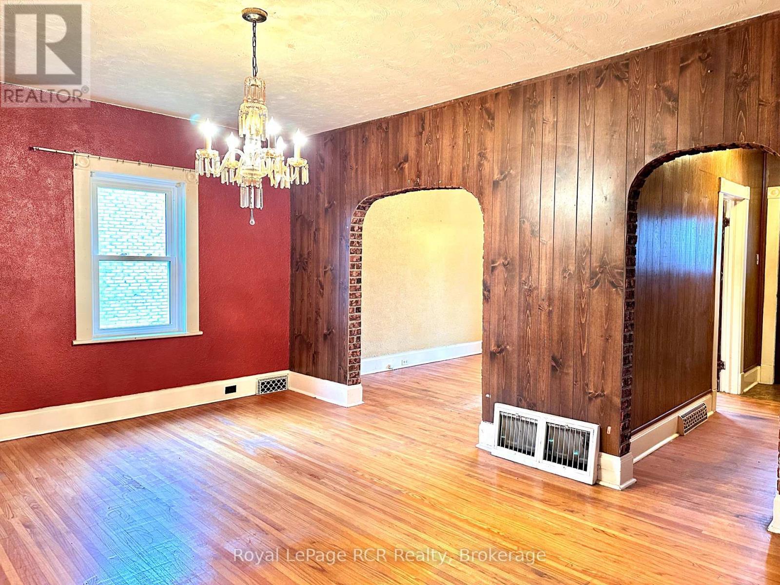 












462 12TH STREET

,
Hanover,




Ontario
N4N1V9

